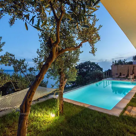 4 Bedroom Beautiful In *