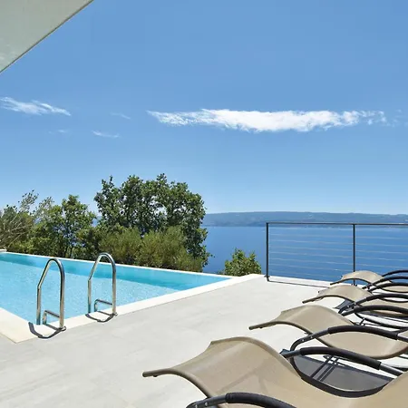 4 Bedroom Beautiful In *
