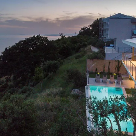 Holiday home 4 Bedroom Beautiful In *