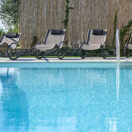 4 Bedroom Beautiful In Holiday home *